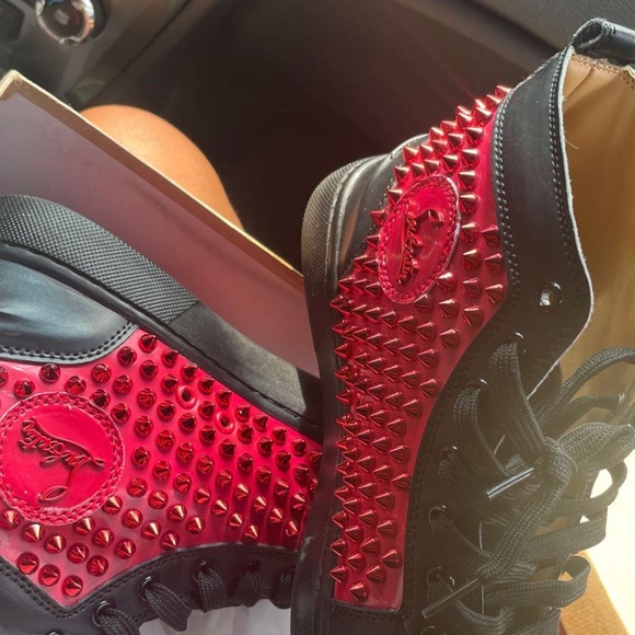 Only been worn twice